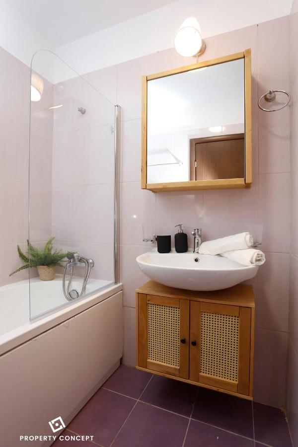 Elegant Concept Studio Bukarest Exteriör bild